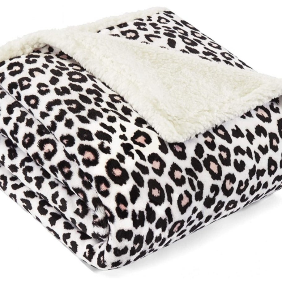 Betsey Johnson Leopard Print Cozy Fleece Queen Blanket ORDER TO DELIVER Misfits For Mermaids Pearls
